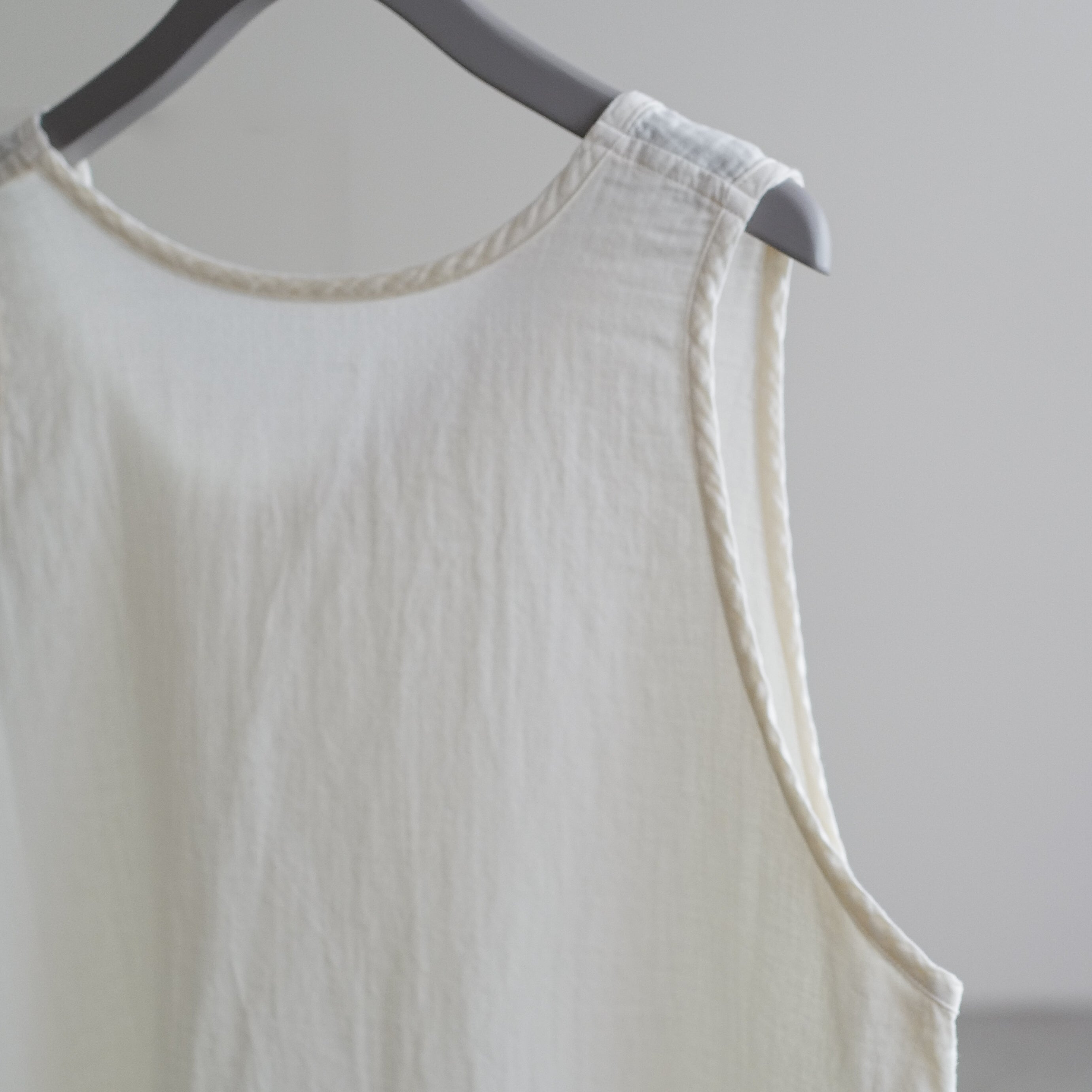 GAUZE TANK TOP ABOUT