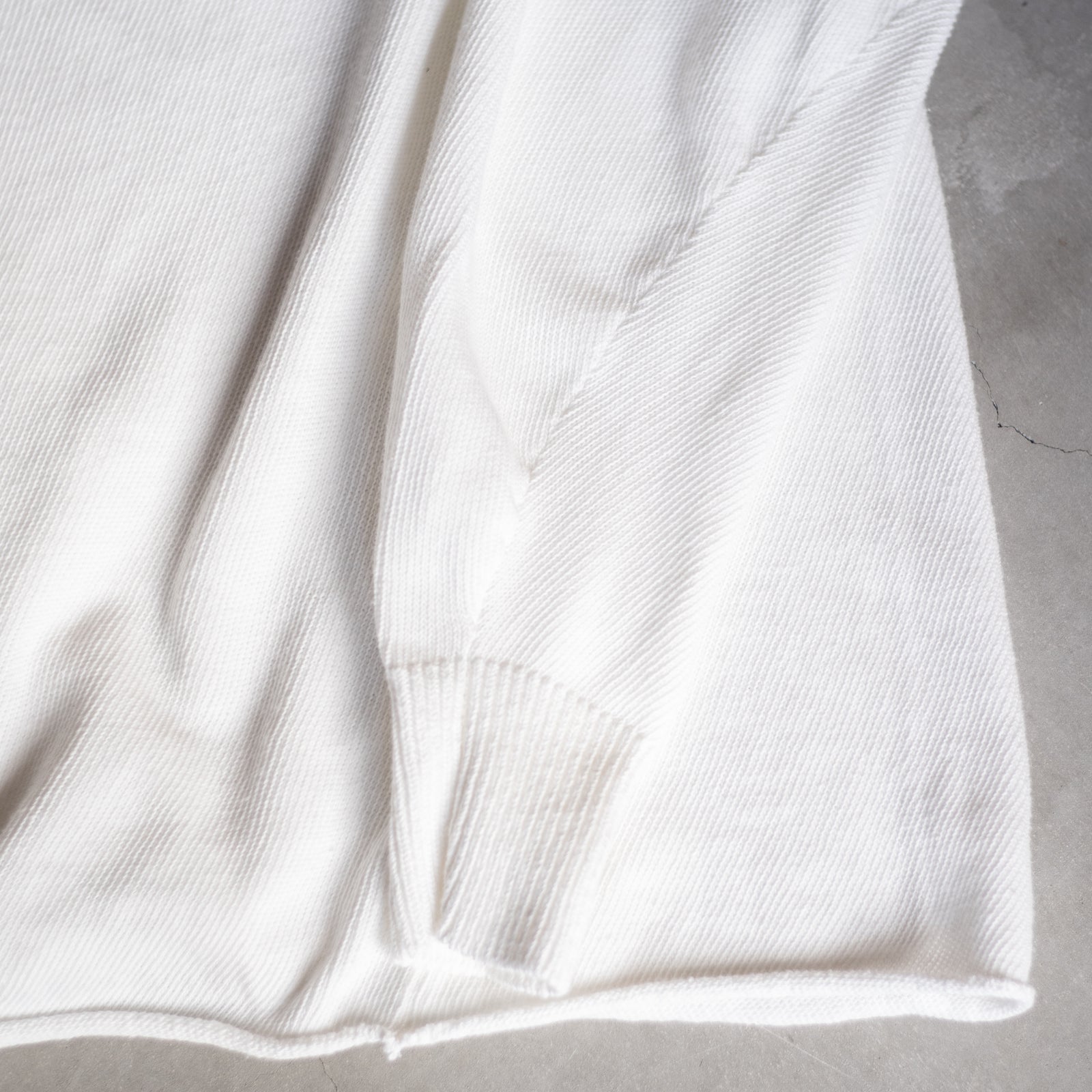 7G V-NECK KNIT – ABOUT