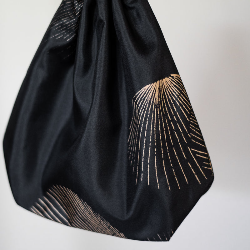 SILK SHELL POUCH　S