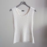 SILK NO-SLEEVE KNIT TOP