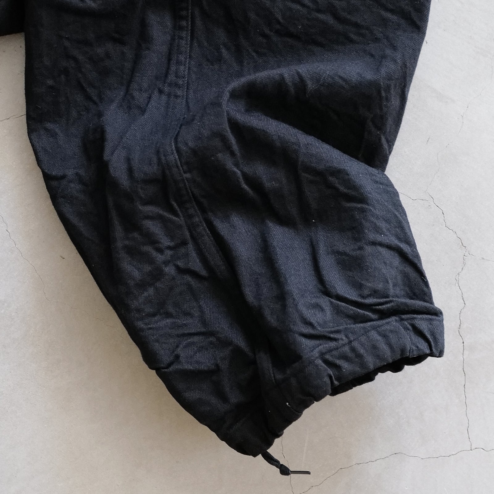 パンツ COMOLI BLACK DENIM B.D.U PANTS size 2 COMOLI (コモリ) ブラックデニム B.D.Uパンツ