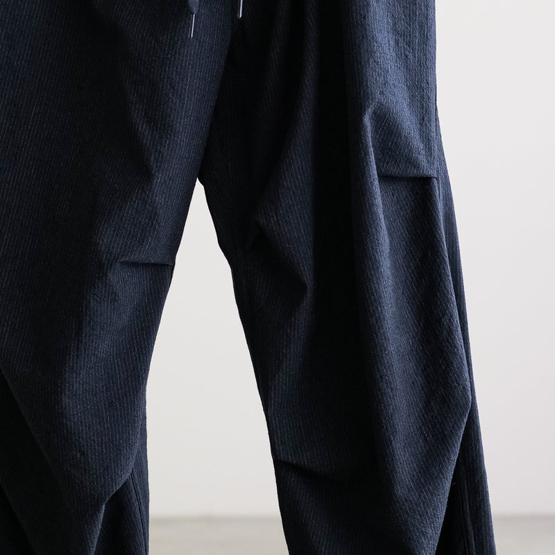 WOOL KNEE TUCK PANTS