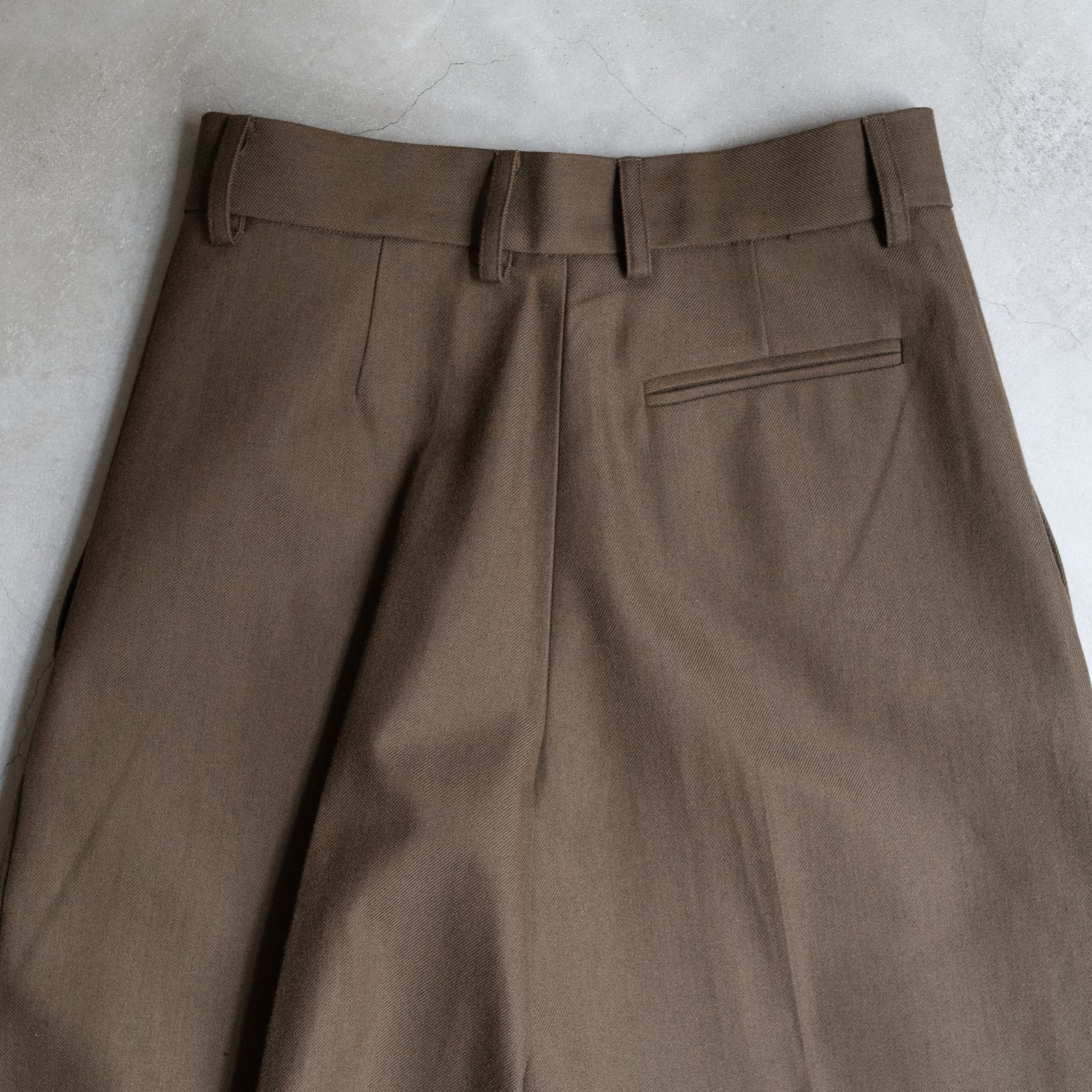 DOUBLE PLEATED WIDE PANTS – ABOUT