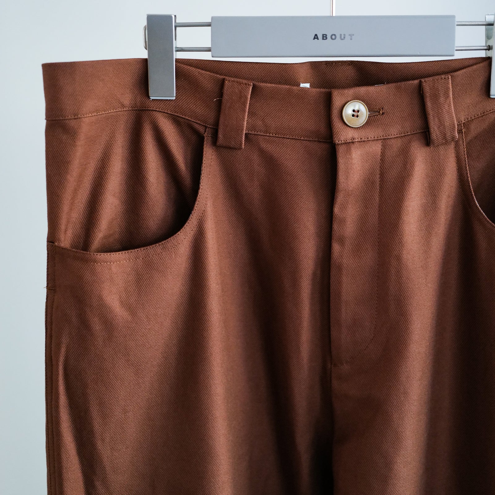 LE VILLARET PANTS – ABOUT