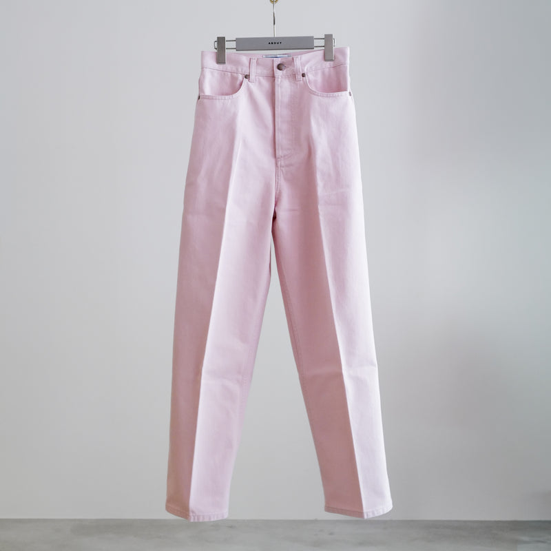 HIGH WAISTED JEANS