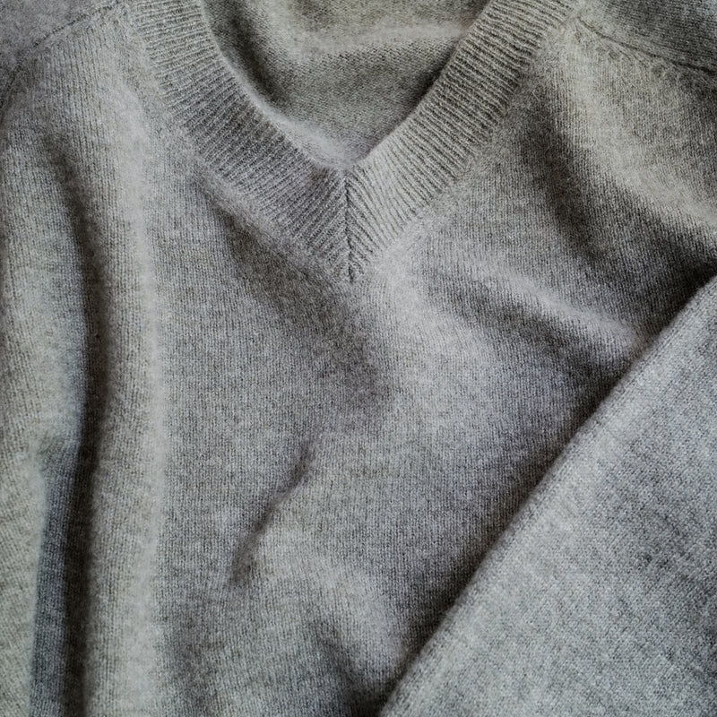 OVERSIZED V NECK FLANNEL SWEATER