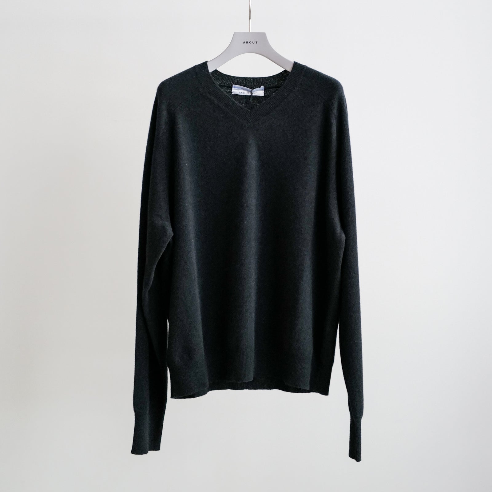 ニット/セーター Cristaseya V Neck Flannel Sweater BLACK OVERSIZED V NECK FLANNEL SWEATER – ABOUT