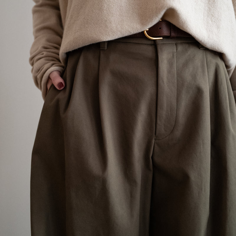 SLANT SIDE TUCKED BUGGY PANTS