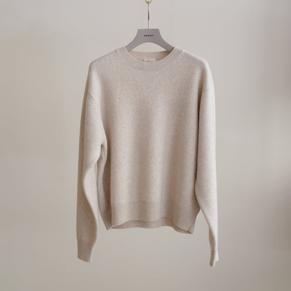 LAMBS WOOL CREW NECK KNIT
