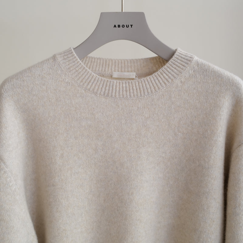 LAMBS WOOL CREW NECK KNIT