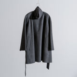 EXTRA FINE WOOL REVER SHOULDER PADDED COAT