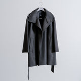 EXTRA FINE WOOL REVER SHOULDER PADDED COAT