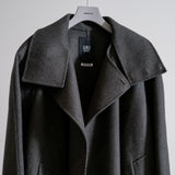 EXTRA FINE WOOL REVER SHOULDER PADDED COAT