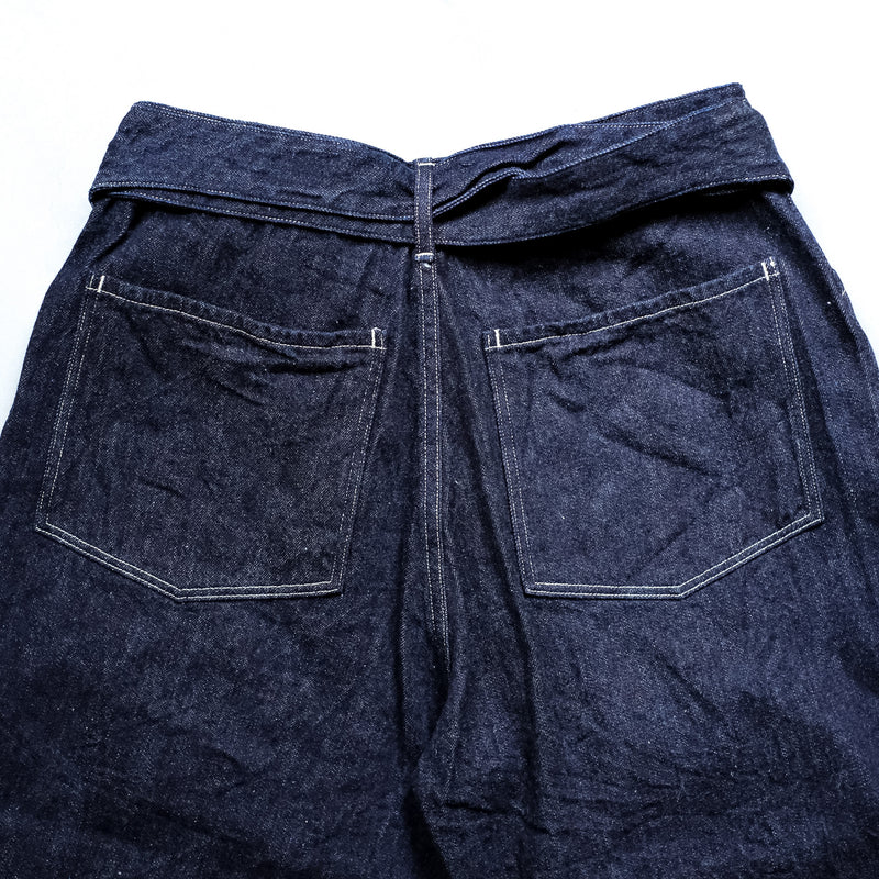 DENIM BELTED PANTS